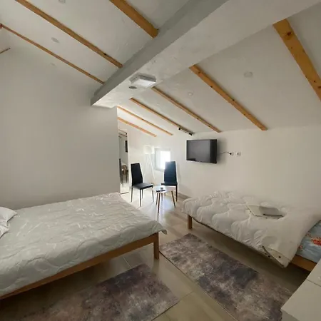 Yugoslavija 2 Centar *