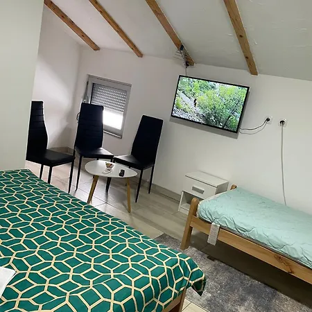 Yugoslavija 2 Centar Apartment Aleksandrovac