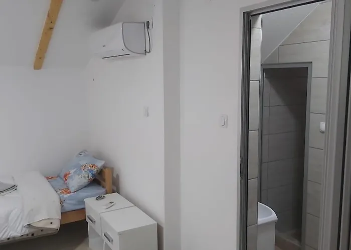 公寓 Yugoslavija 2 Centar