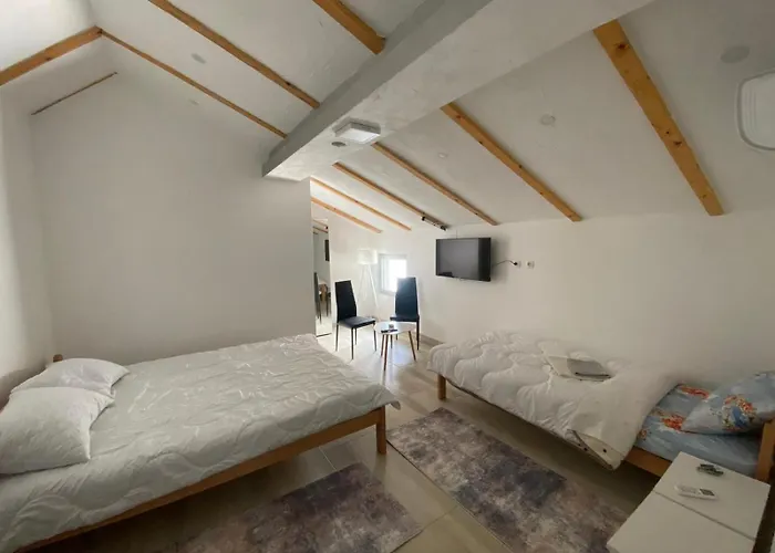 Yugoslavija 2 Centar *